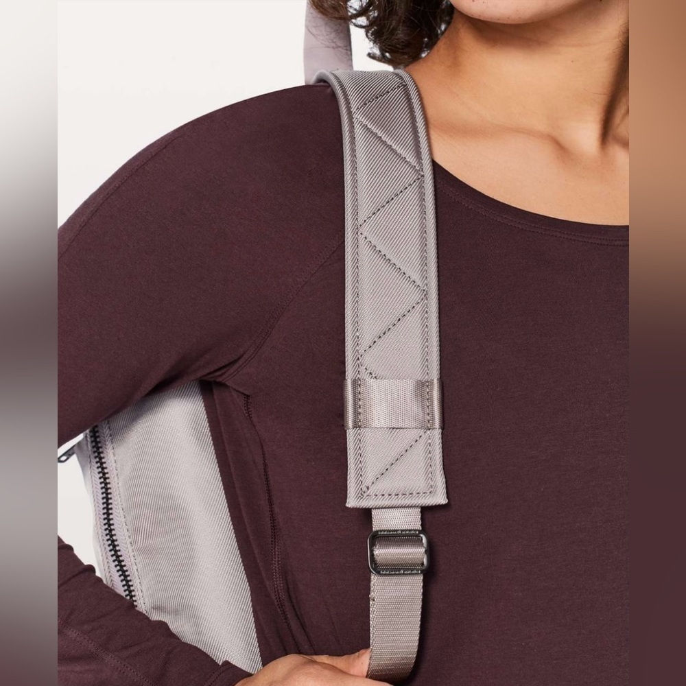 Lululemon Carry Onward Rucksack *12L - Picture 17 of 17